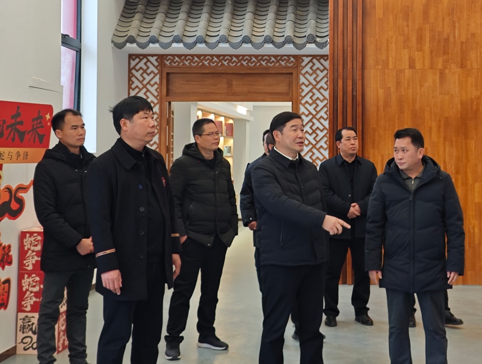 金秀县领导调研广西宏瑶股份，共促瑶医药产业腾飞